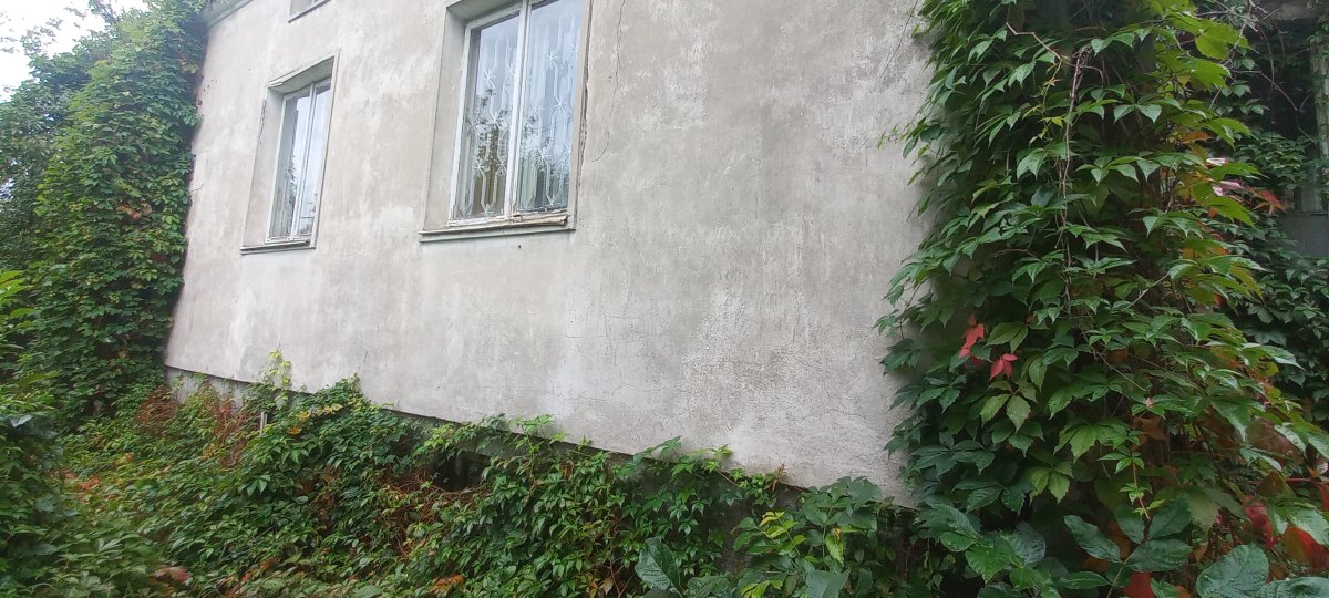 Dom z lat 50-tych z dużą działką - Wawer