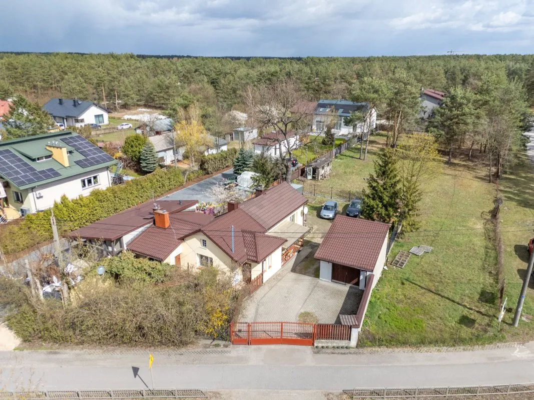 Dom z  ogrodem i dużym garażem wolnostojącym w Józefowie przy ul. Nadwiślańskiej