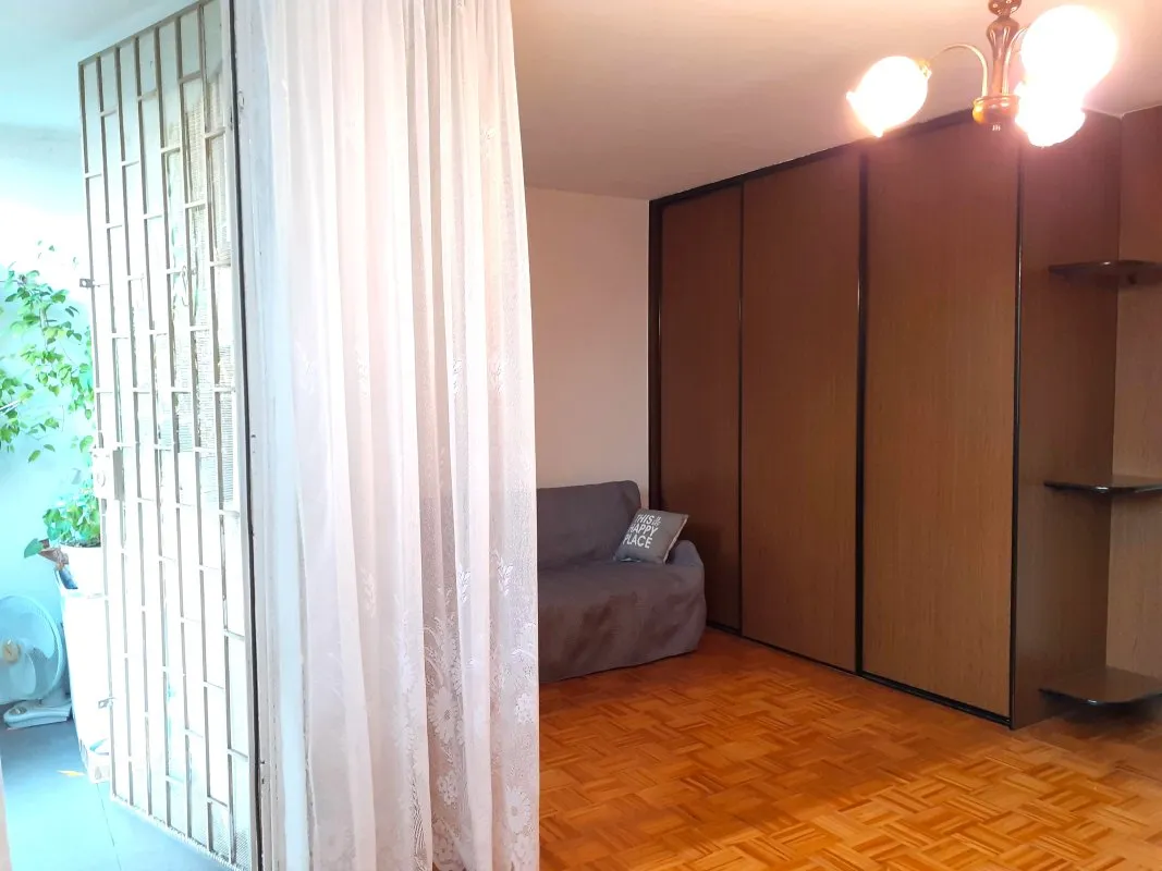Duża kawalerka z możliwością wydzielenia sypialni